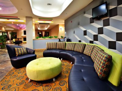 Holiday Express & By Ihg La Place