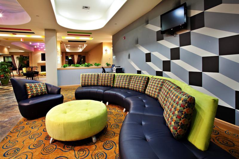 Holiday Express & By Ihg Hotel La Place
