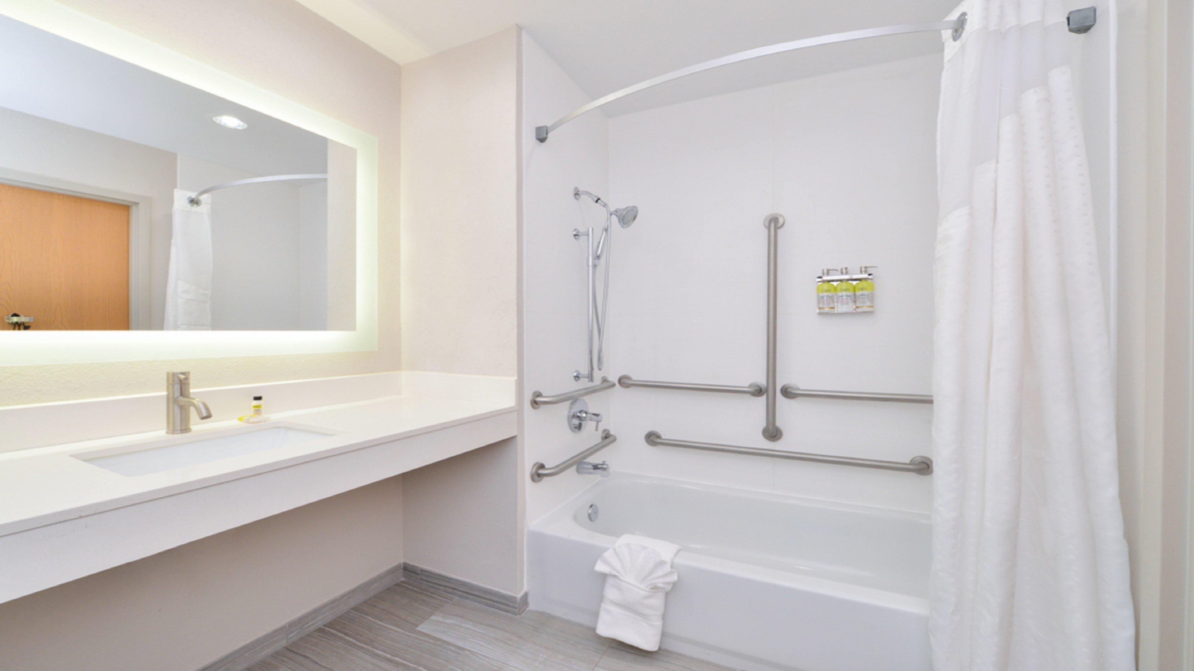 Hotel Express & By Ihg 2*